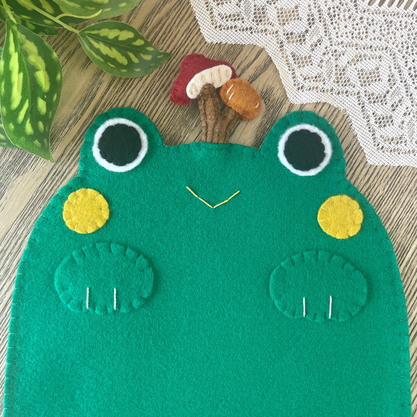 Green Frog Felt Pin Banners