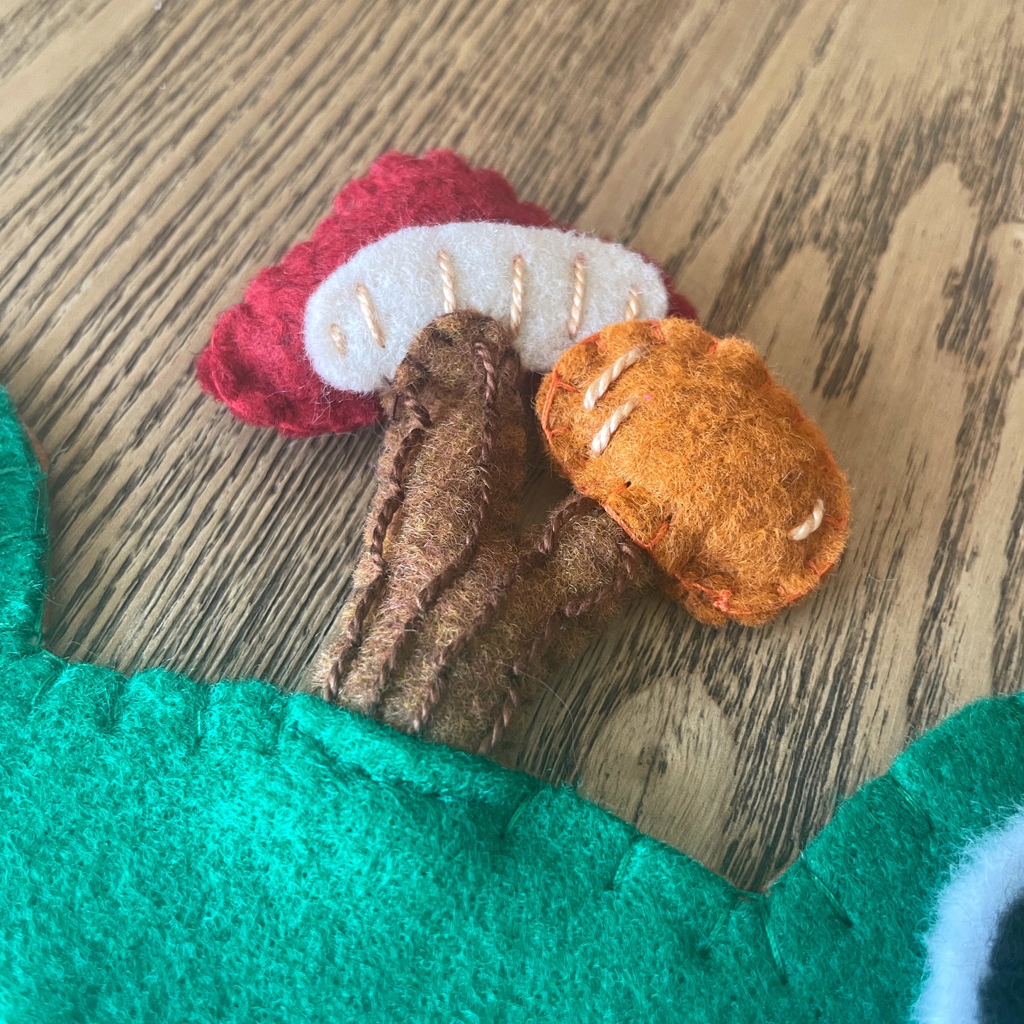 Green Frog Felt Pin Banners