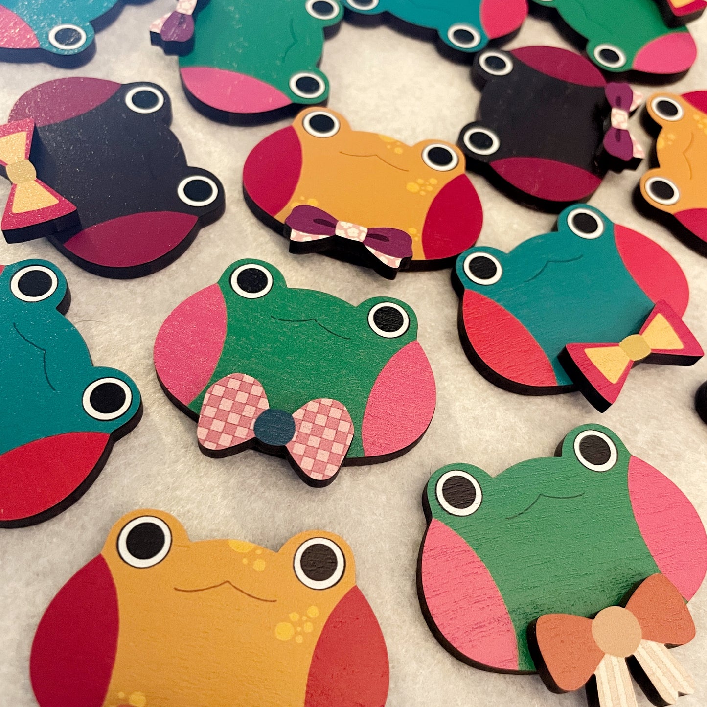 (Bows) Frog Dress-up Friends Pins or Magnets