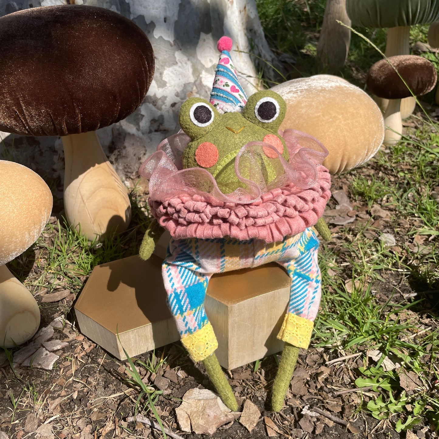 Circus Frog Felt Dolls