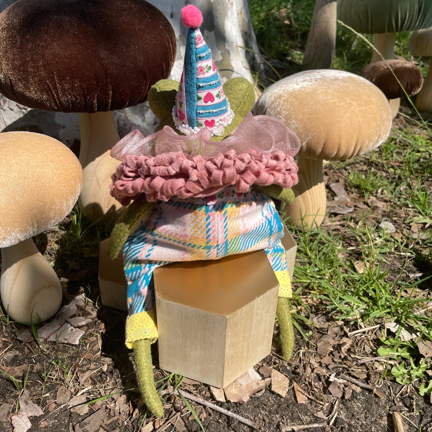 Circus Frog Felt Dolls