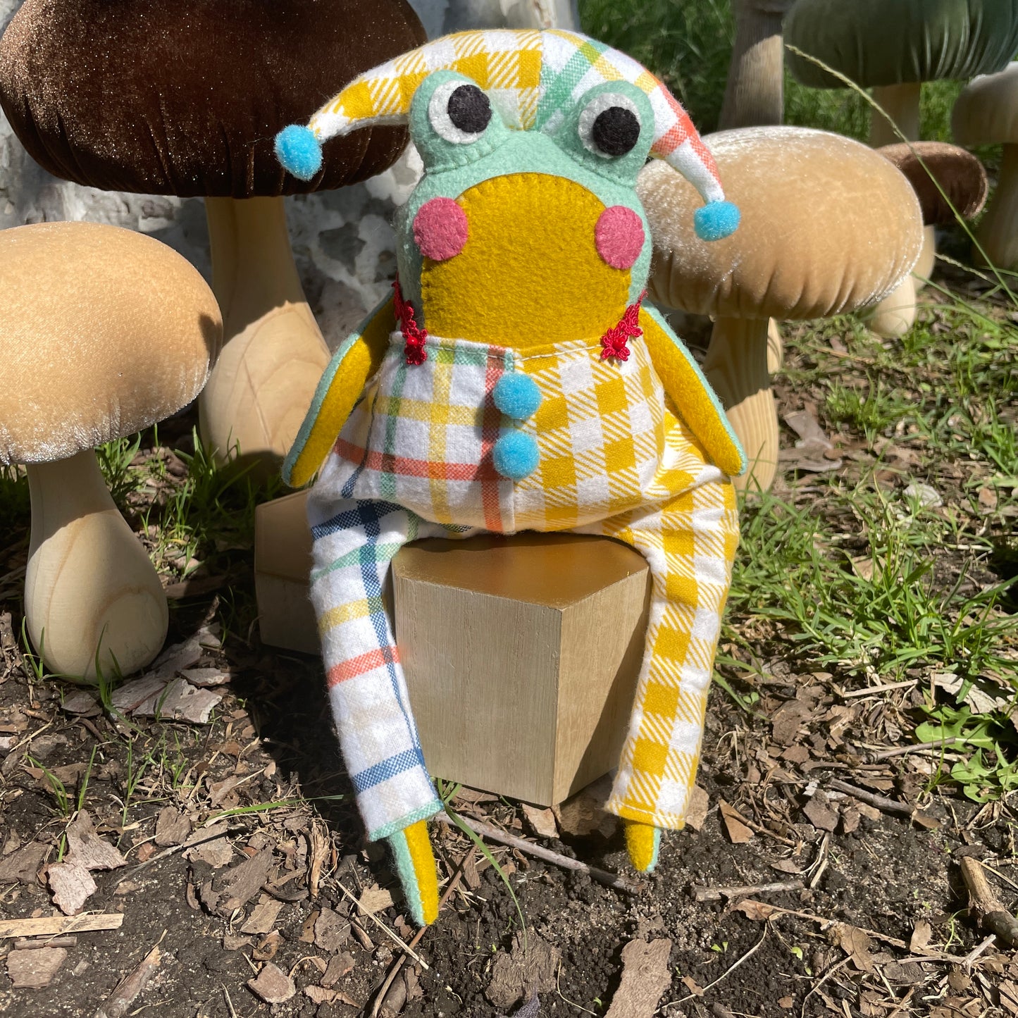 Circus Frog Felt Dolls