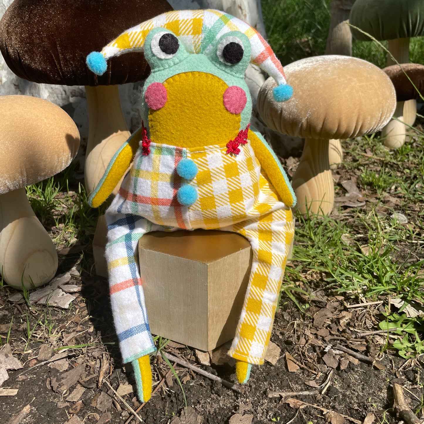 Circus Frog Felt Dolls