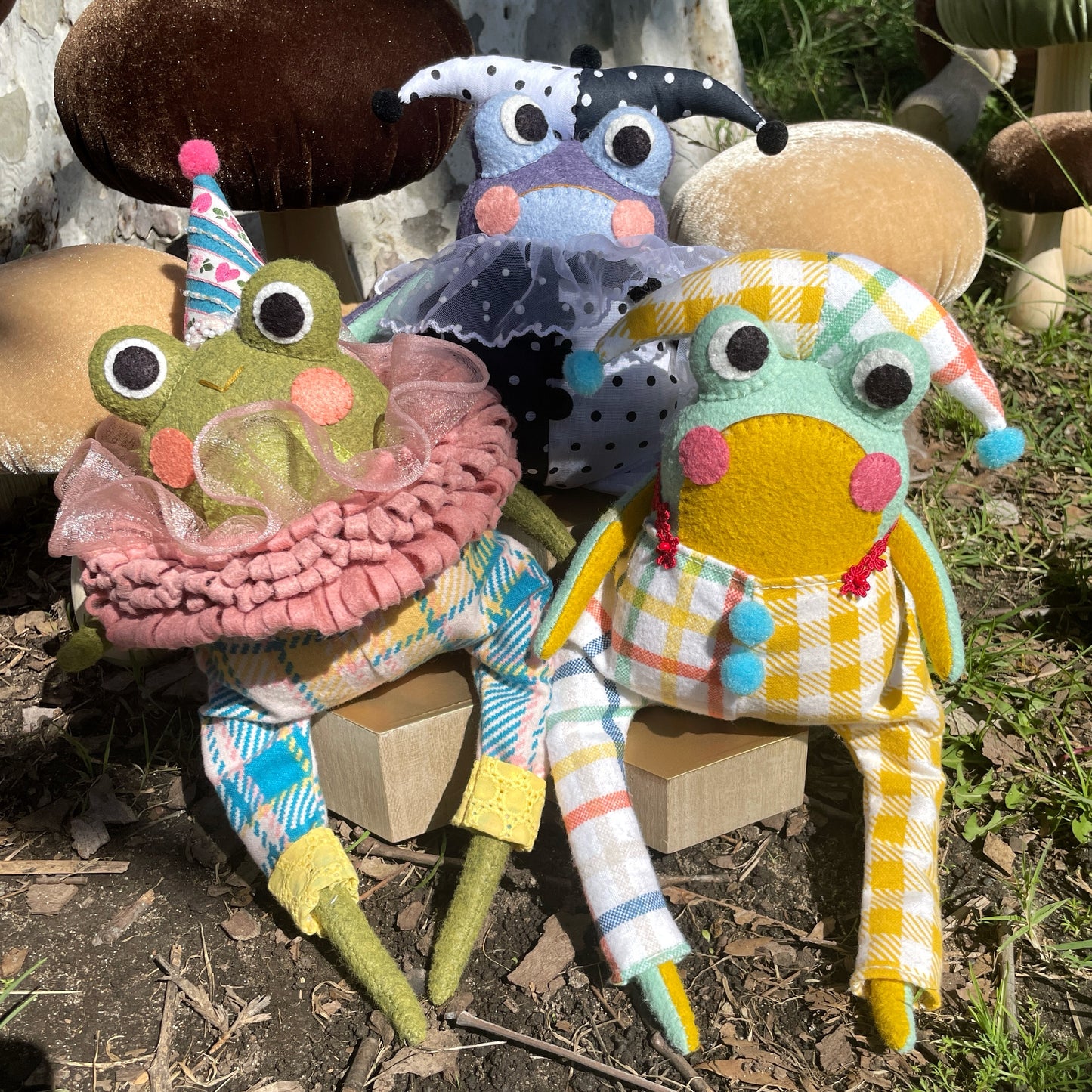 Circus Frog Felt Dolls