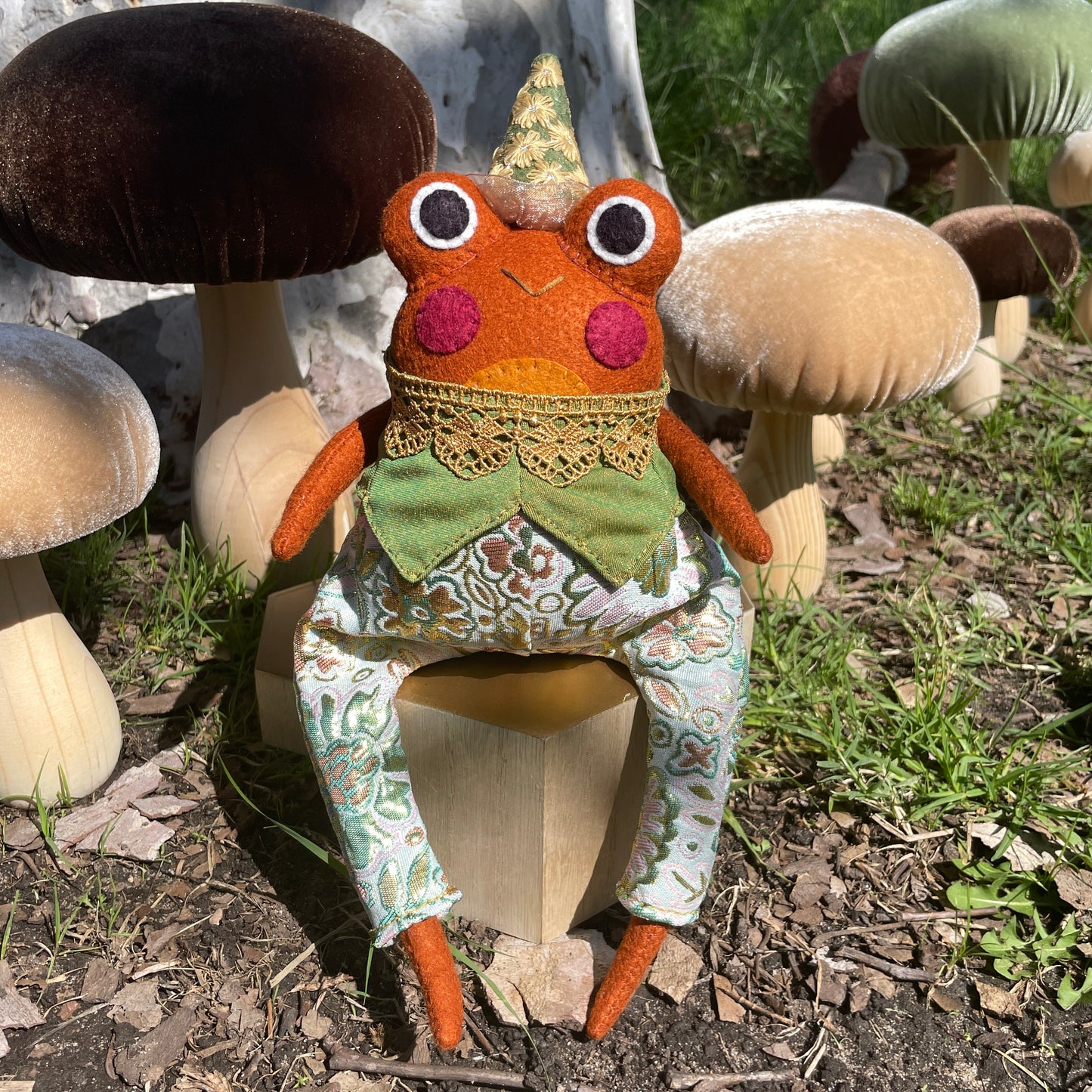 Wizard Frog Felt Dolls