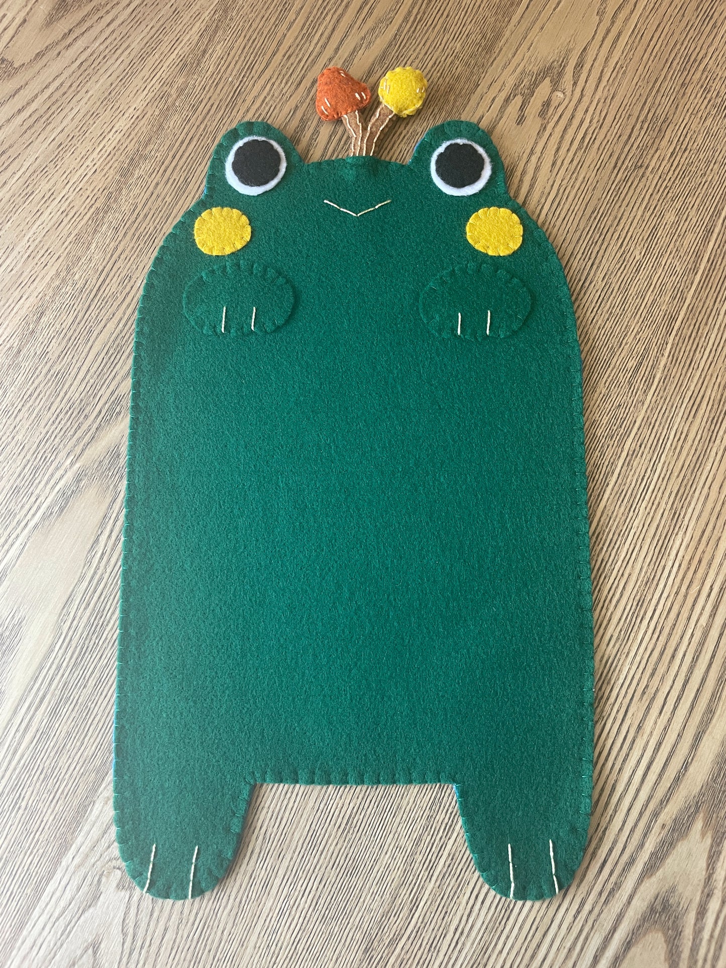 Dark Green Frog Felt Pin Banners