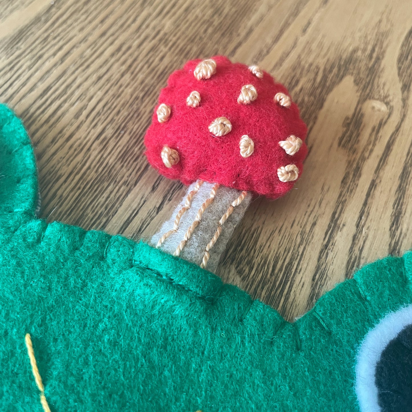 Green Frog Felt Pin Banners