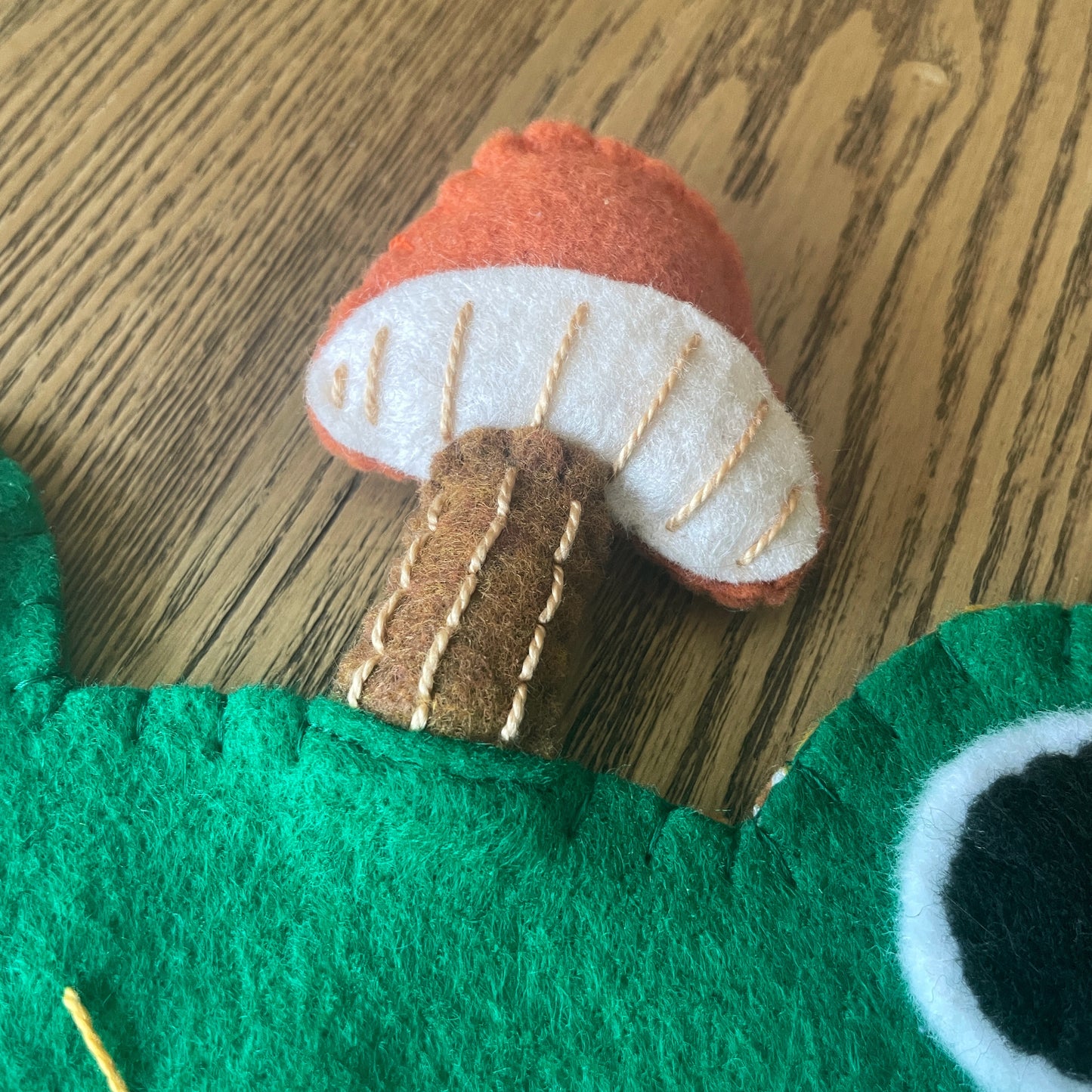 Green Frog Felt Pin Banners