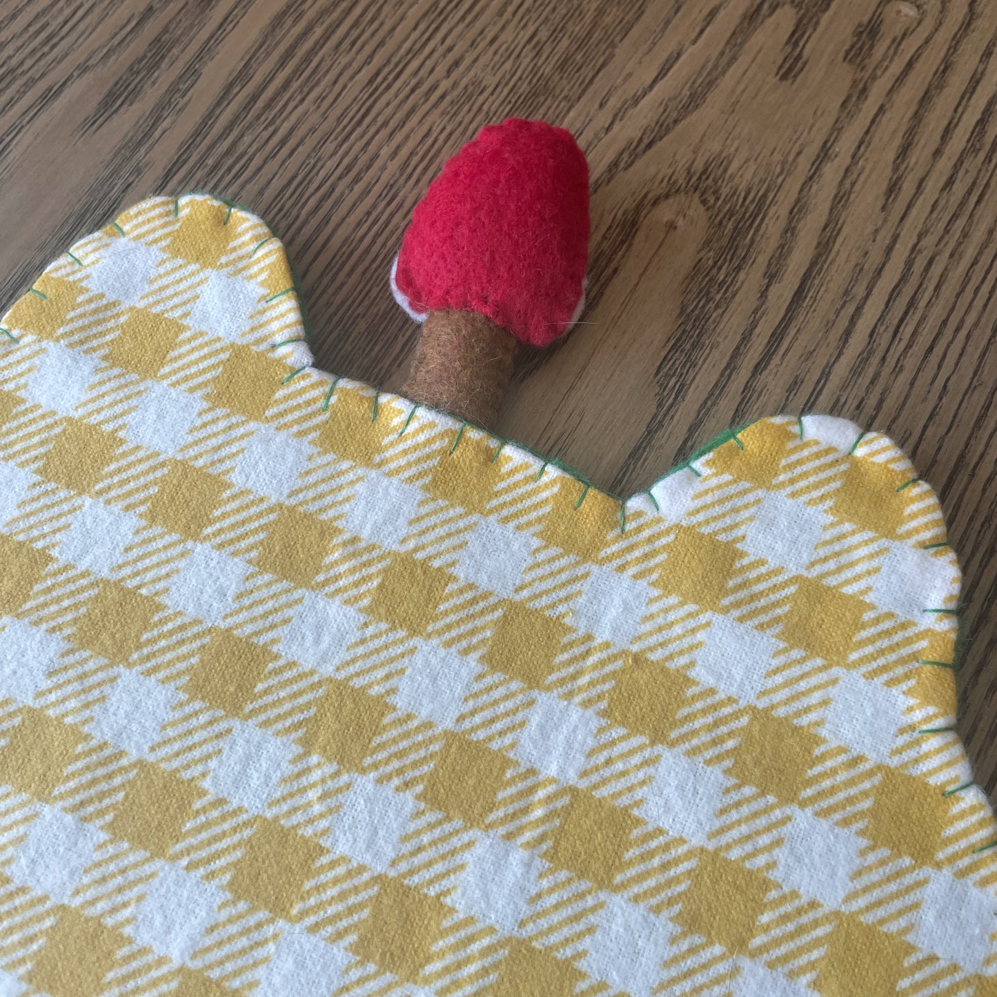 Bright Green Frog Felt Pin Banners